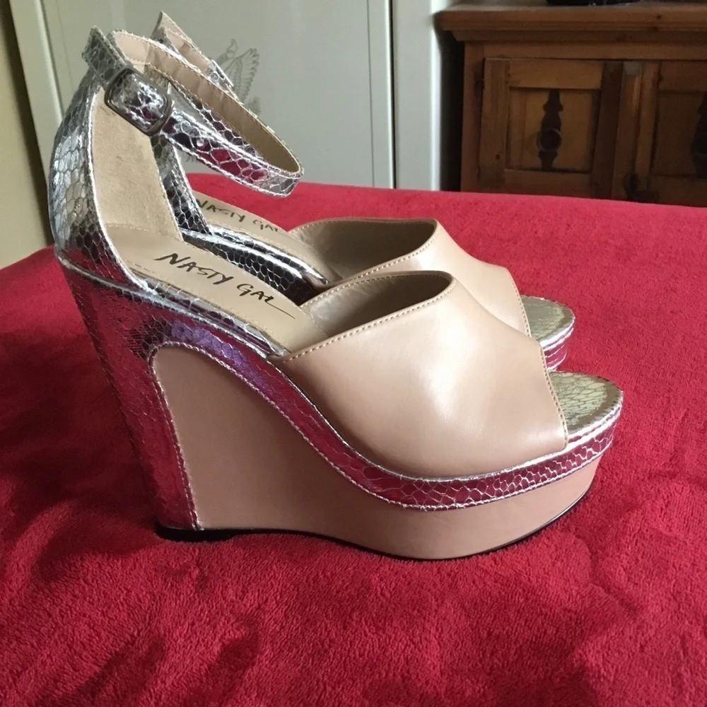 NWOT Nasty Gal wedge sling backs